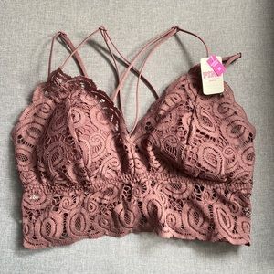 *NWT* lace racer back bralette